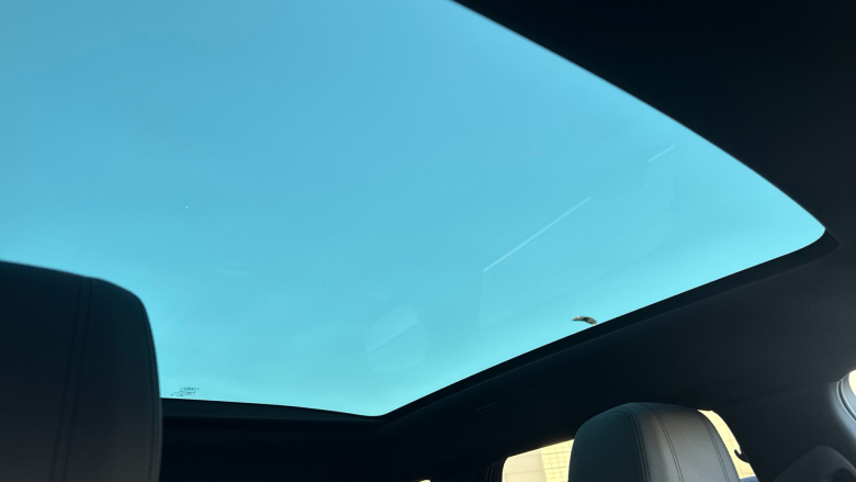 Land Rover Range Rover Evoque 1.5 P300e R-Dynamic SE 5dr Auto Hatchback